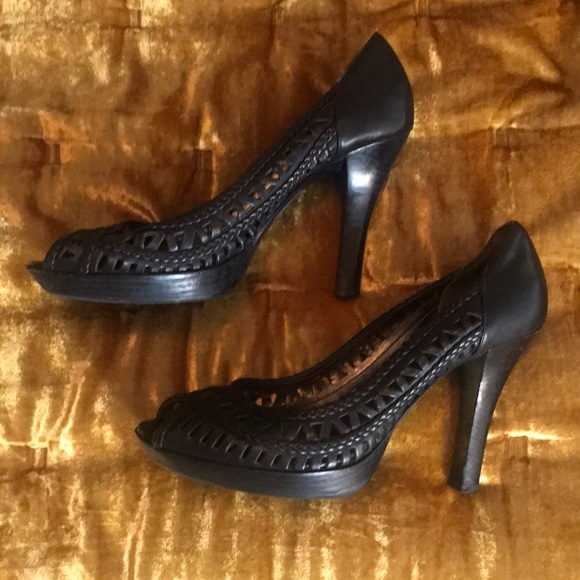 Guess 9 Black Leather Peep Toe Pumps Cut Out - Picture 4 of 6